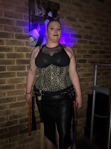 West Midlands Mistress Legartha